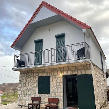 Guest House Markovic Lovcen Цетинє Екстер'єр фото