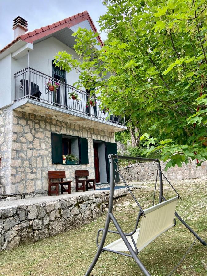 Guest House Markovic Lovcen Цетинє Екстер'єр фото