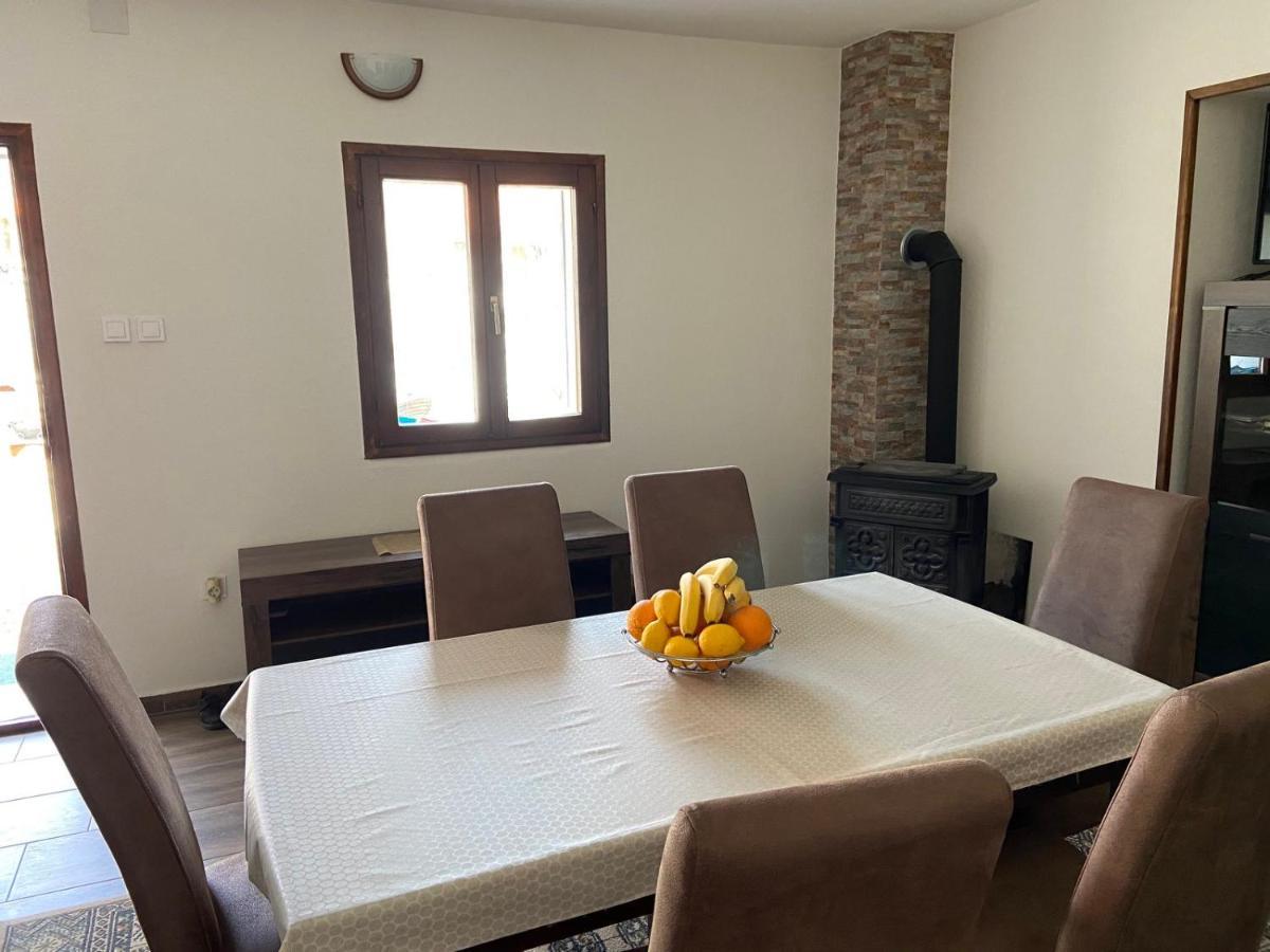 Guest House Markovic Lovcen Цетинє Екстер'єр фото