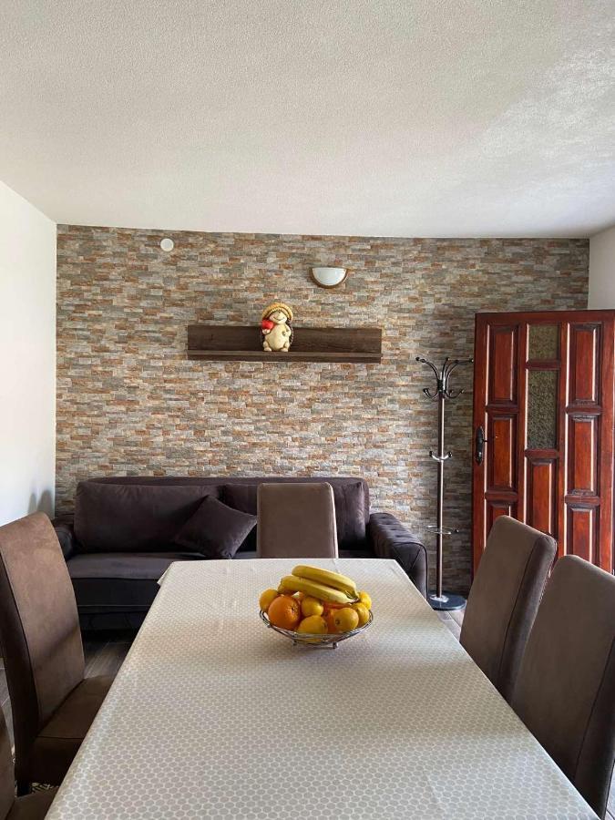 Guest House Markovic Lovcen Цетинє Екстер'єр фото