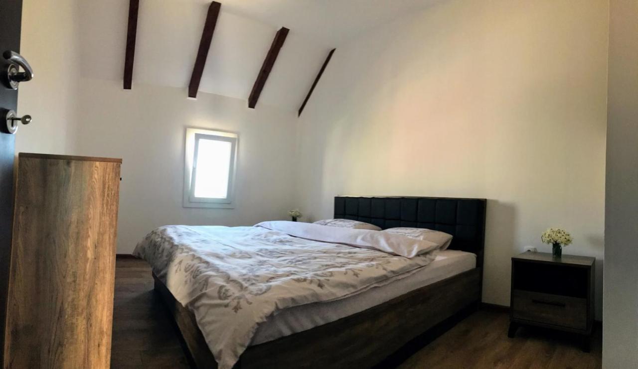 Guest House Markovic Lovcen Цетинє Екстер'єр фото
