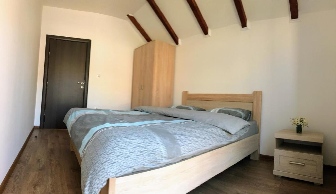 Guest House Markovic Lovcen Цетинє Екстер'єр фото